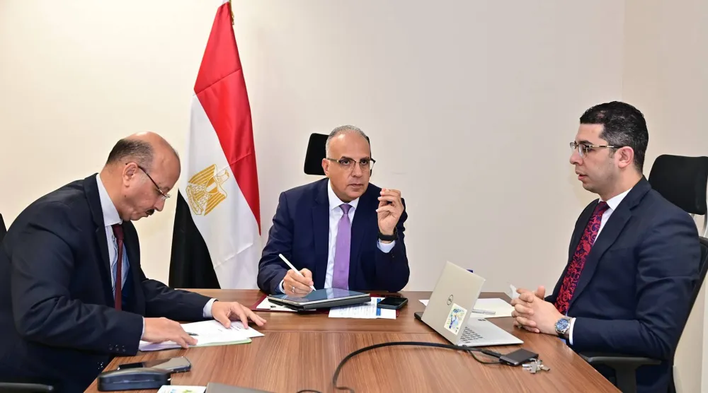وزير الري المصري هاني سويلم يتابع إجراءات تحديث مراكز التنبؤ والرصد في اجتماع الأربعاء (وزارة الموارد المائية والري المصرية)
