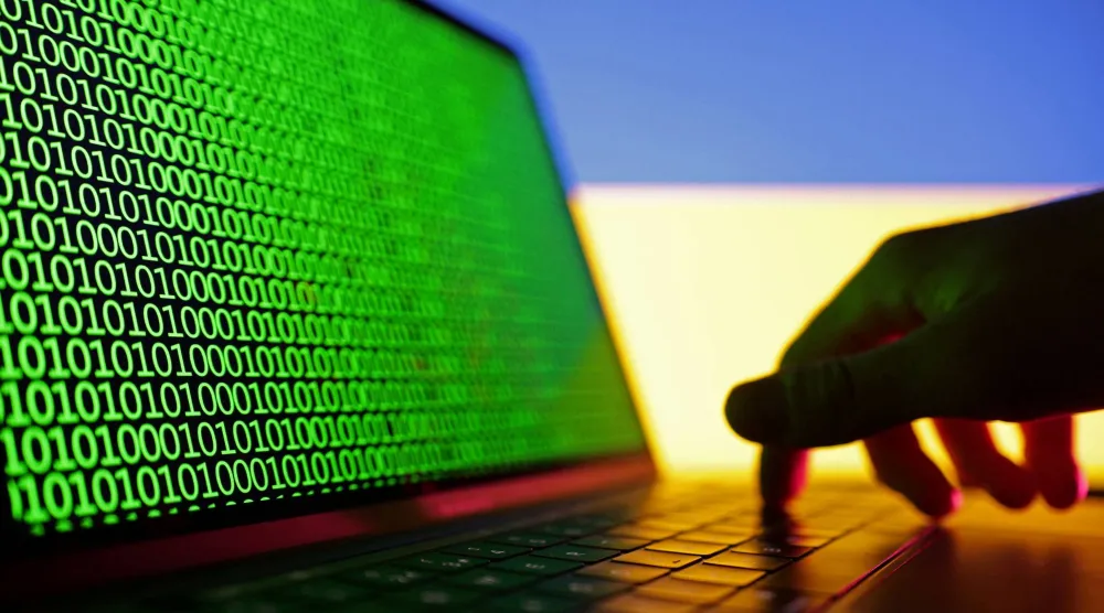 أوضح وزير الداخلية الفرنسي أن الخرق الأمني جرى بسبب ضعف إجراءات «السلامة الرقمية» (رويترز)