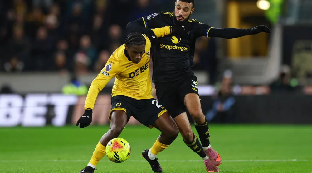 مزراوي في إحدى مباريات مانشستر يونايتد بالدوري الإنجليزي (رويترز)