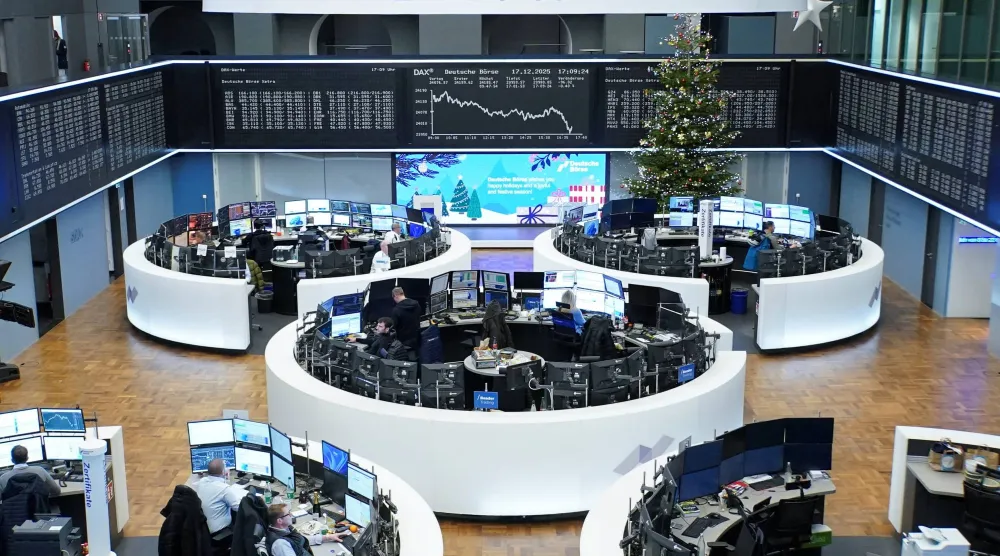 رسم بياني لمؤشر الأسهم الألماني «داكس» في بورصة فرانكفورت (رويترز)