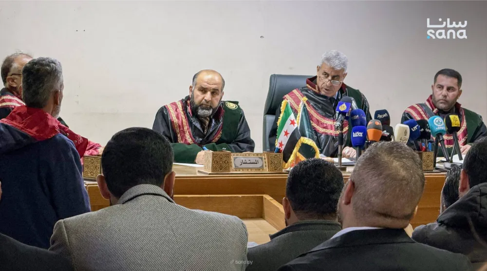 القضاة خلال جلسة محاكمة المتهمين بأحداث الساحل السوري الخميس (سانا)