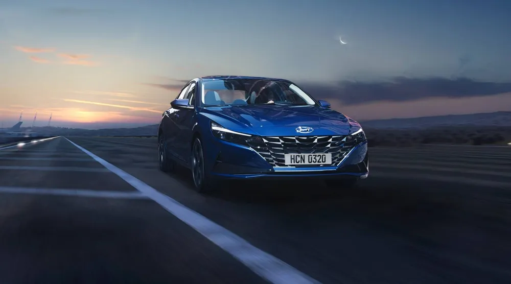 سيارة «هيونداي إلنترا» موديل CN7 (وكيل هيونداي في مصر عبر فيسبوك) 