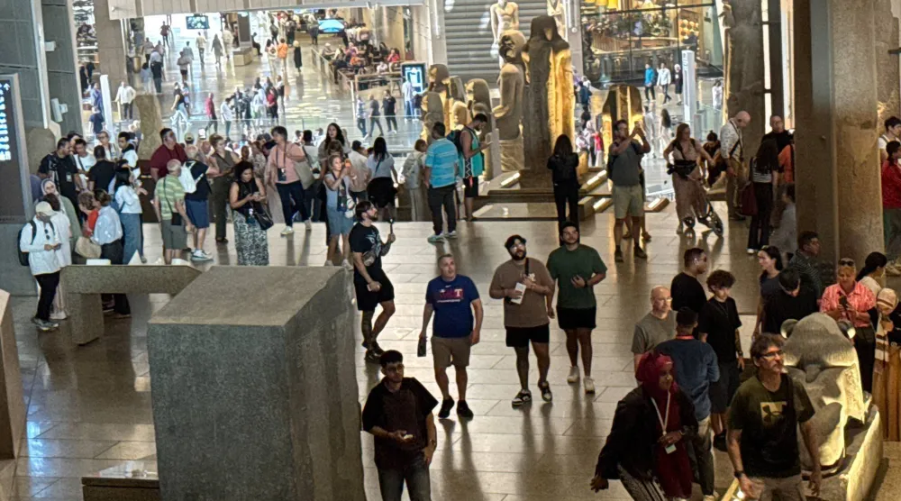 المتحف المصري الكبير اجتذب عدداً كبيراً من السائحين (الشرق الأوسط)