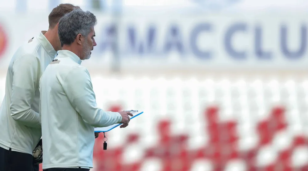 الحرمان من التسجيل سيضع الجهاز الفني لضمك في أزمة حقيقية (موقع النادي)