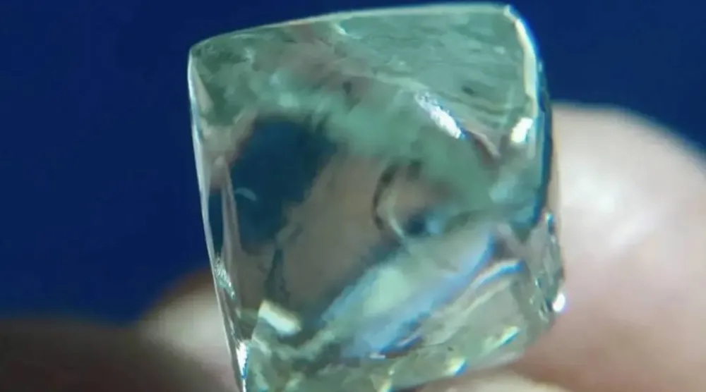 Satish Khatik and Sajid Mohammed found a 15.34-carat gem-quality diamond in Panna (Amit Rathaur)