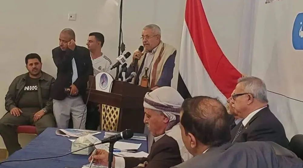 جانب من اجتماعات سابقة لقيادات جناح حزب «المؤتمر الشعبي» في صنعاء (إعلام محلي)