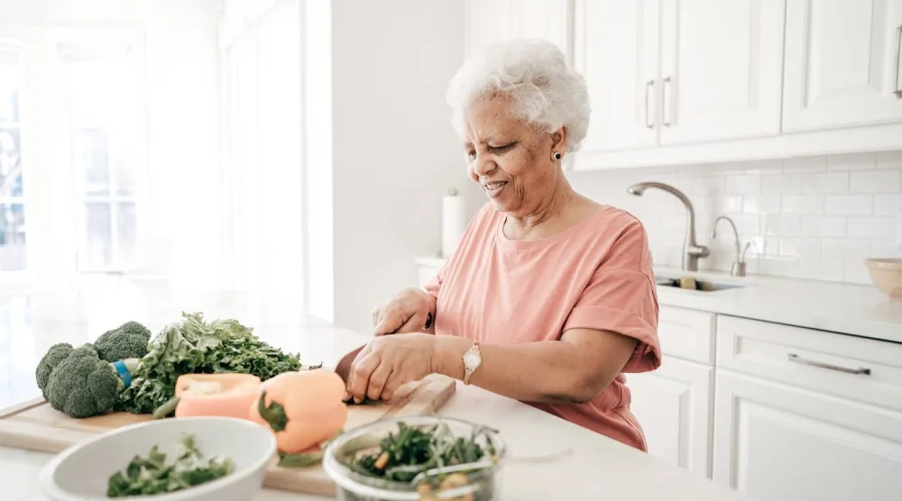 تناول الأطعمة الصحية وفي مقدمتها الخضراوات يعزز الحيوية والنشاط بعد الستين (جامعة هارفارد)