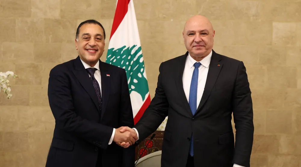 رئيس الحكومة المصري في بيروت حاملاً رسالة دعم للمسؤولين اللبنانيين