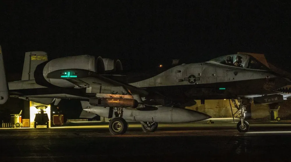 ABD Merkez Komutanlığı güçleri, DEAŞ'a karşı operasyonlarında savaş uçakları, saldırı helikopterleri ve topçu birlikleri kullandı (CENTCOM)