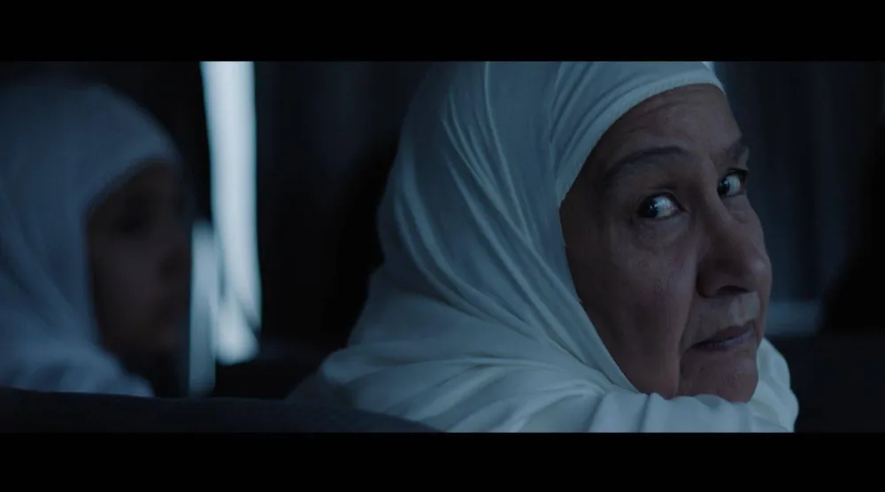 خيرية نظمي في مشهد من فيلم «هجرة» (الشرق الأوسط)