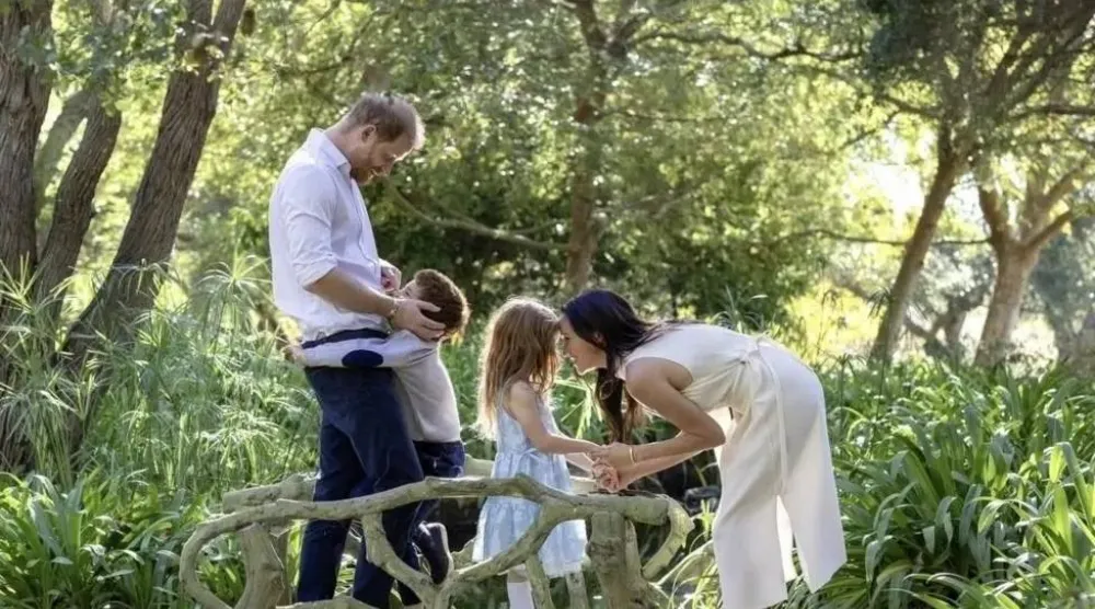 لحظة عائلية دافئة في موسم الأعياد (إنستغرام)