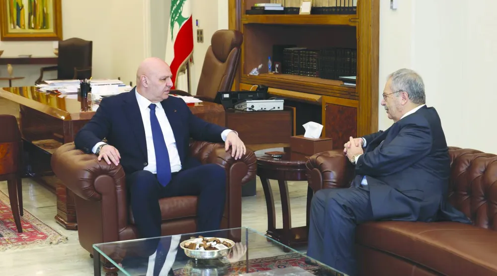 الرئيس اللبناني جوزيف عون مستقبلاً نائب رئيس الحكومة طارق متري (رئاسة الجمهورية)