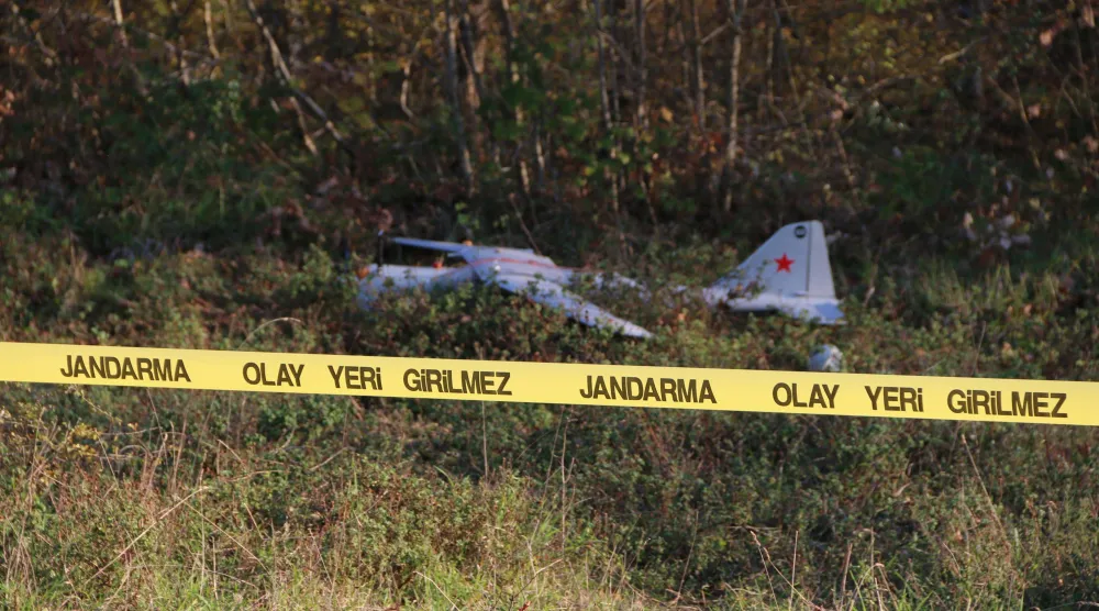 السلطات التركية فرضت طوقاً أمنياً في موقع سقوط المسيرة الروسية في كوجا إيلي في شمال غربي البلاد في 19 ديسمبر (أ.ف.ب)