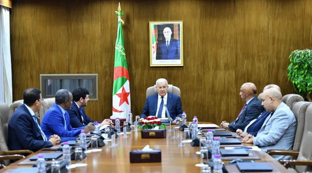 رئيس البرلمان في اجتماع مع أصحاب مقترحَي تجريم الاستعمار وتعديل قانون الجنسية (البرلمان)