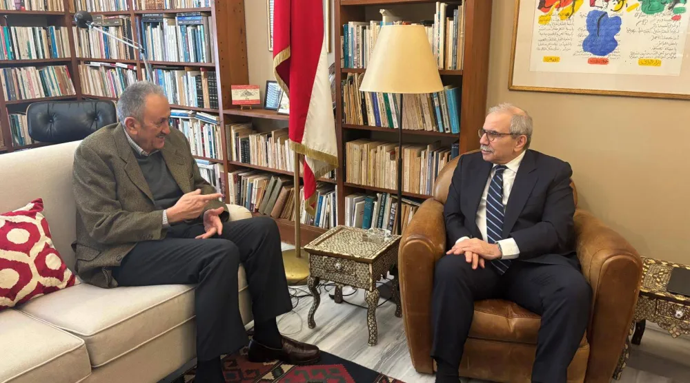 رئيس الحكومة نواف سلام مستقبلاً رئيس الوفد اللبناني في لجنة الميكانيزم سيمون كرم (رئاسة الحكومة)