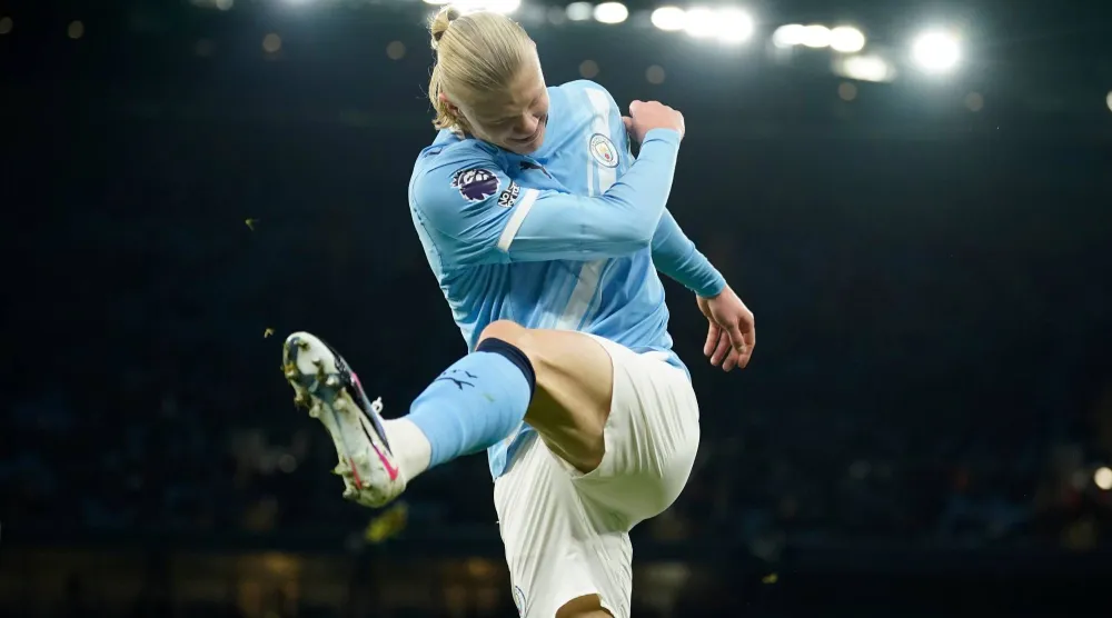 النرويجي إرلينغ هالاند تألق في فوز مان سيتي (أ.ب)