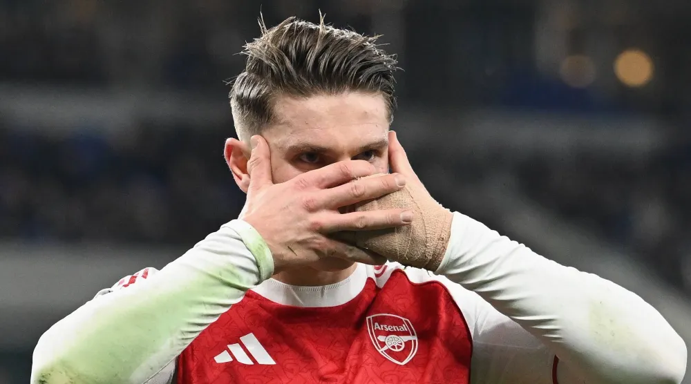 فيكتور يوكيريس سجل هدف الفوز لأرسنال (إ.ب.أ)