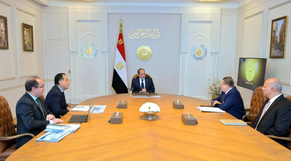 الرئيس المصري عبد الفتاح السيسي يوجه الحكومة والبنك المركزي لزيادة الاحتياطي من النقد الأجنبي خلال اجتماع الأحد (الرئاسة المصرية)