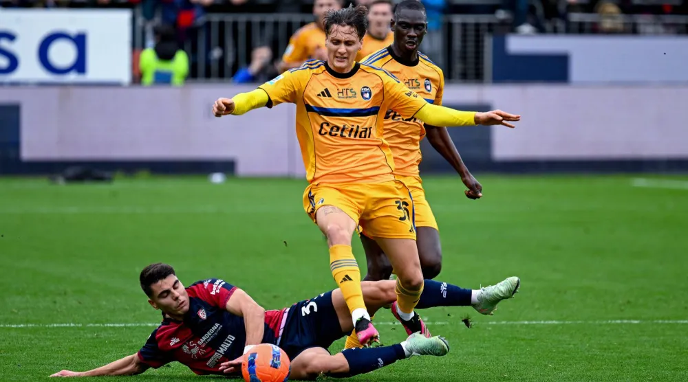 كالياري اكتفى بالتعادل مع ضيفه بيزا (أ.ب)