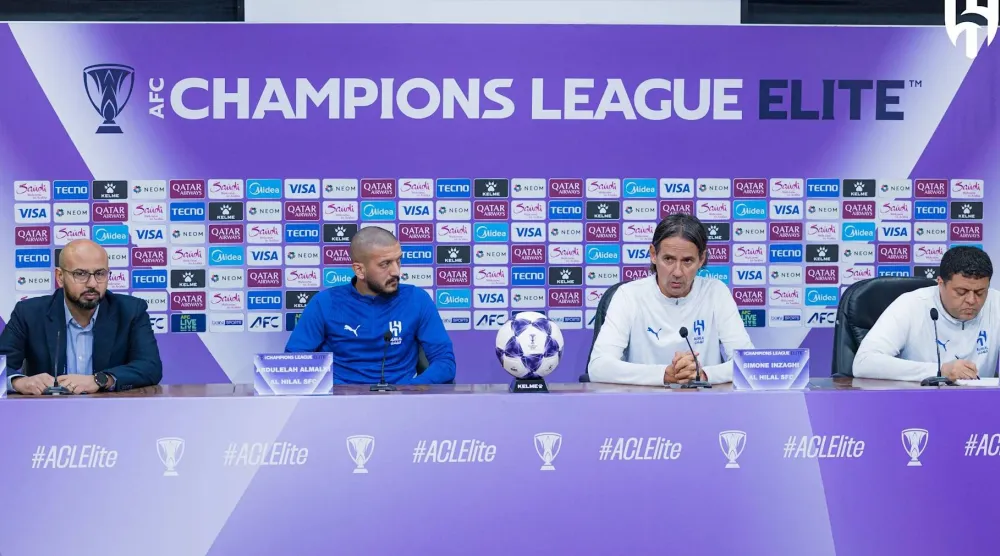 إنزاغي والمالكي خلال المؤتمر الصحافي (موقع نادي الهلال)