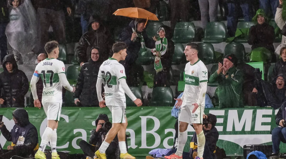 إلتشي هزم ضيفه رايو فاييكانو برباعية (إ.ب.أ)