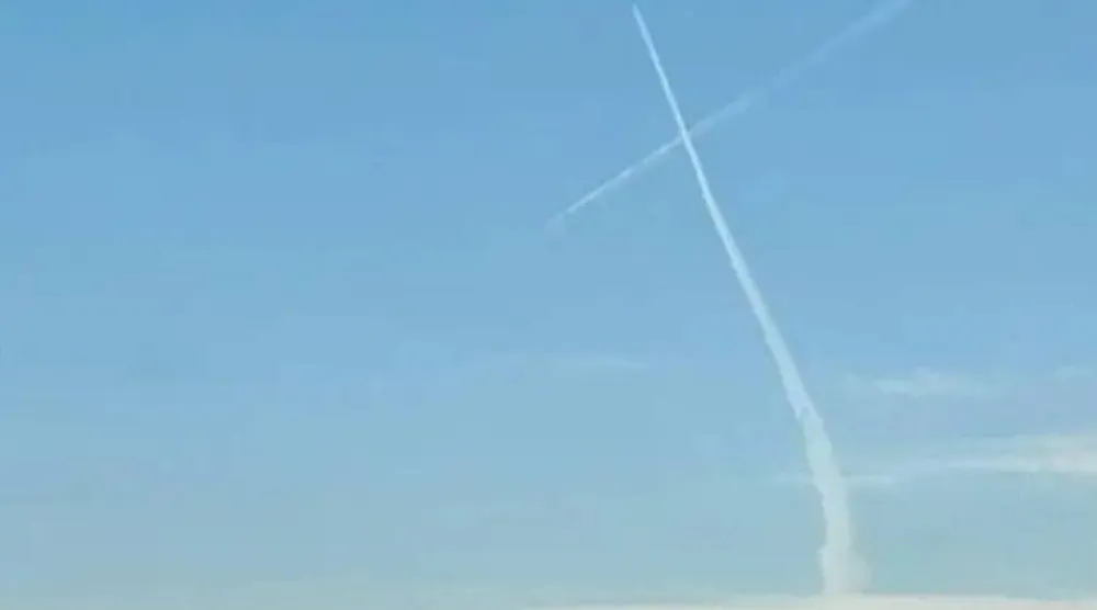 صورة نشرتها وكالة «نور نيوز» التابعة للمجلس الأعلى للأمن القومي من مناورات صاروخية لم تحدد موقعها