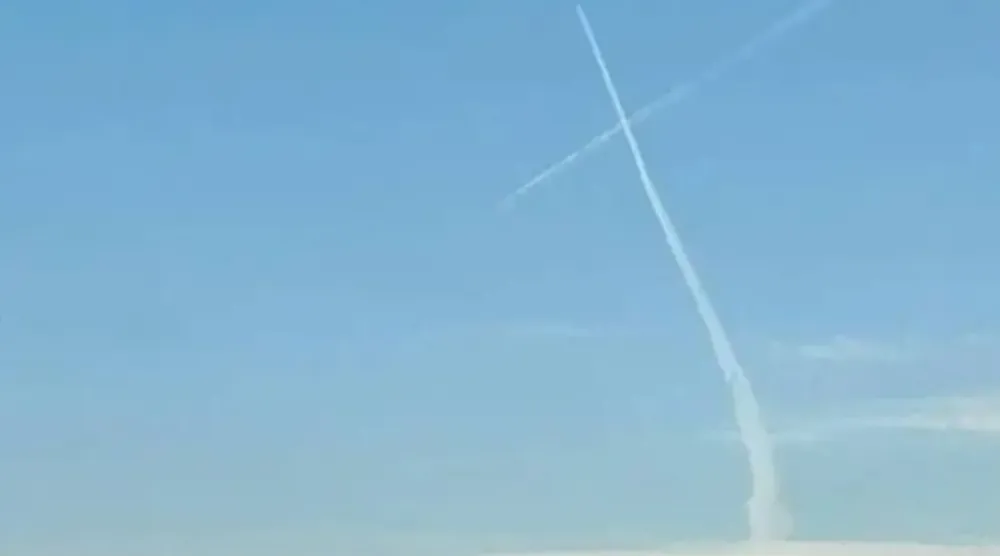 Ulusal Güvenlik Konseyi'ne bağlı Nour News Ajansı tarafından yayınlanan bir fotoğrafta, yeri belirtilmeyen füze tatbikatları görülüyor.