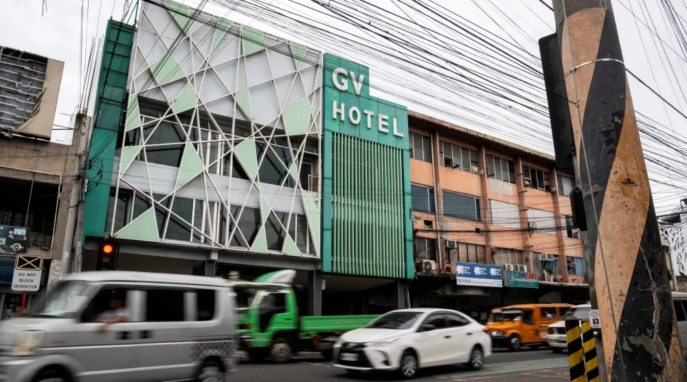 صورة عامة لواجهة فندق جي في حيث أقام المسلحان المزعومان الأب وابنه اللذان أطلقا النار على شاطئ بونداي في سيدني خلال احتفالات عيد الأنوار (حانوكا) أثناء زيارتهما للفلبين الشهر الماضي في مدينة دافاو الفلبين 19 ديسمبر 2025 (رويترز)