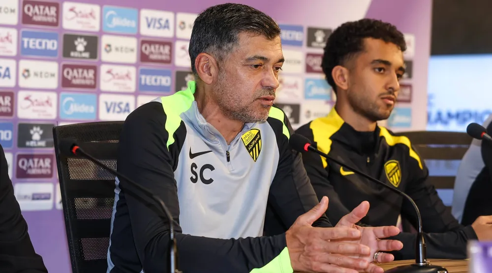 كونسيساو في المؤتمر الصحافي (تصوير: علي خمج) 