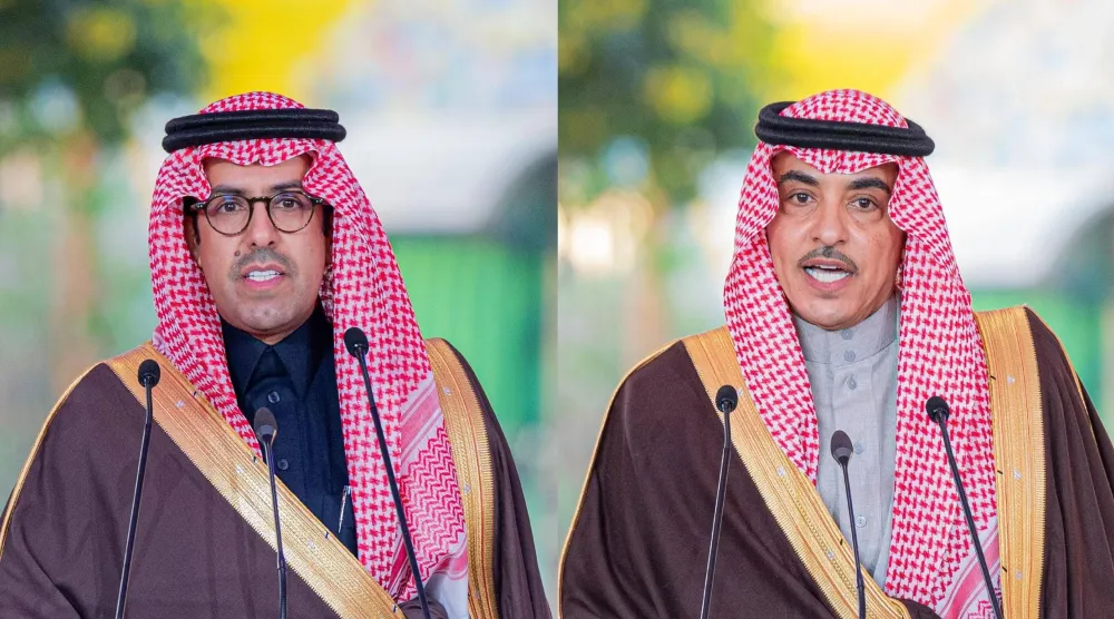 وزير الإعلام السعودي سلمان الدوسري والعضو المنتدب لشركة «القدية للاستثمار» عبد الله الداود خلال المؤتمر (وزارة الإعلام)