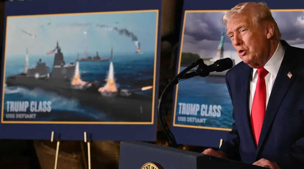 ABD Başkanı, Florida'daki Mar-a-Lago konutundan düzenlediği basın toplantısında, kendi adını taşıyacak yeni bir savaş gemisi sınıfının lansmanını duyurdu (AFP)