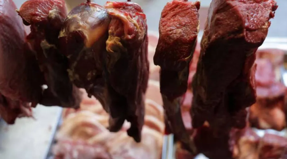 النتائج الأولية للدراسة تشير إلى دور محتمل لاستهلاك اللحوم الحمراء في زيادة خطر سرطان البروستاتا (أرشيفية - رويترز)