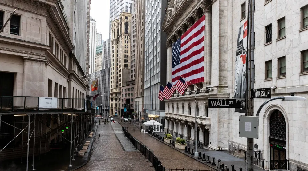 بورصة نيويورك في مانهاتن (رويترز)