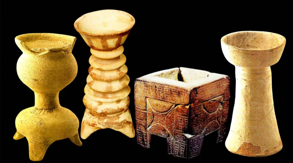 أربع مجامر محفوظة في متحف البحرين الوطني بالمنامة.