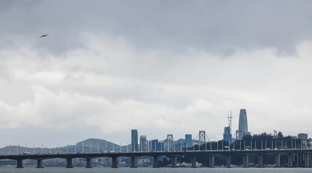 تجتاح ولاية كاليفورنيا الأميركية عواصف شتوية متعددة (أ.ب)