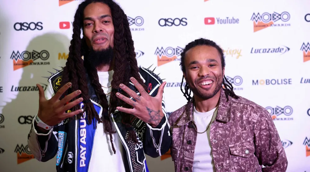 ثنائي الهيب هوب بوب فيلان في حفل توزيع جوائز موبو الخامس والعشرين بلندن (أرشيفية-رويترز)