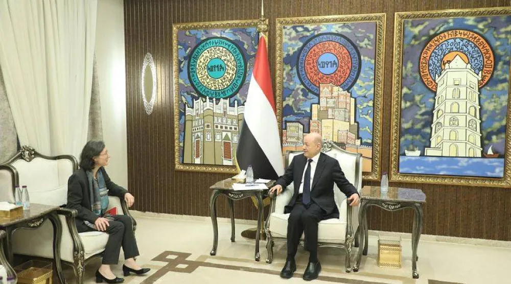 العليمي مستقبلاً في الرياض السفيرة الفرنسية لدى اليمن (سبأ)