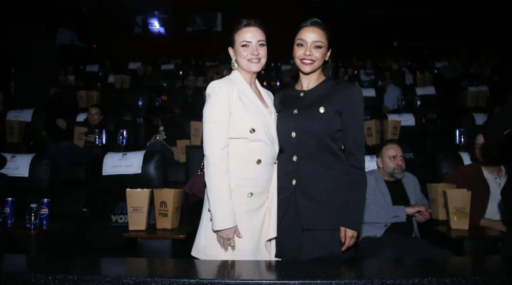 ريهام عبد الغفور وأسماء أبو اليزيد في العرض الخاص (الشركة المنتجة)