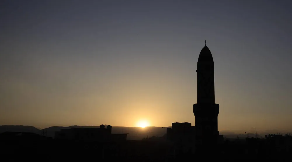 انفجار يهز مسجداً أثناء صلاة في مايدوجوري (إ.ب.أ)