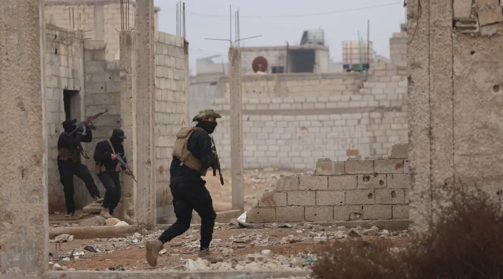 عناصر من قوات الشرطة السورية خلال عملية أمنية (وزارة الداخلية السورية)