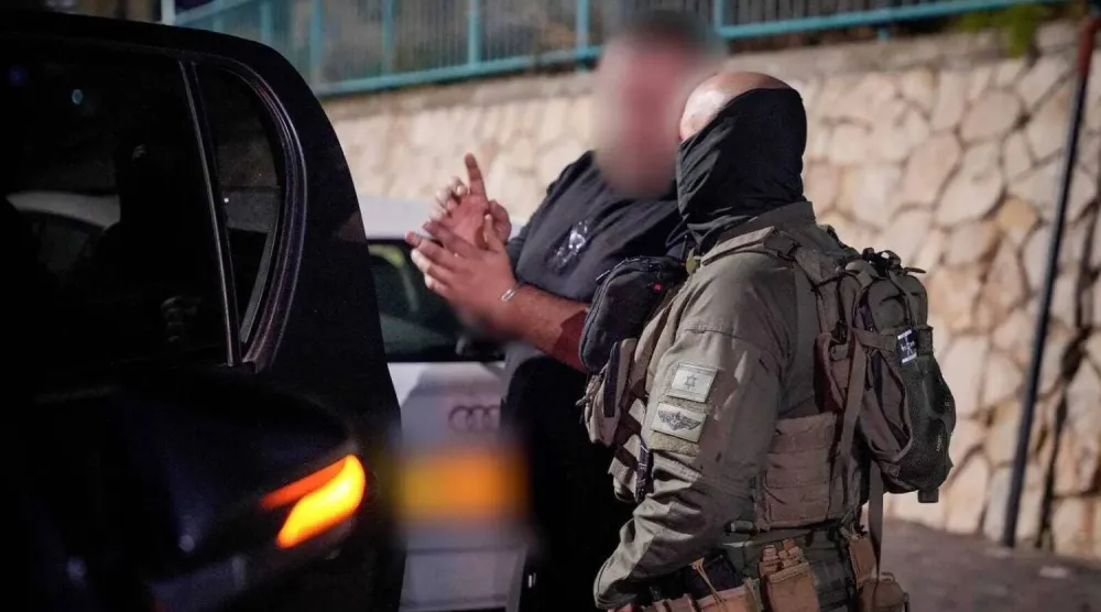 صورة نشرتها الشرطة الإسرائيلية لاعتقال رجل بشبهة التجسُّس لصالح إيران في 9 ديسمبر 2024 (أرشيفية)