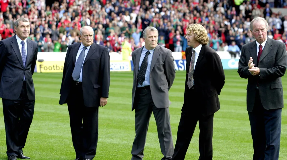 FILE PHOTO: Football - Nottingham Forest v West Ham United - Coca-Cola Football League Championship - 04/05 - The City Ground , 26/9/04 Former Nottingham Forest players Peter Shilton , John Robertson , Tony Woodcock and Frank Clark at the City Ground to pay respects to the late Brian Clough Mandatory Credit: Action Images / Michael Regan/File Photo
