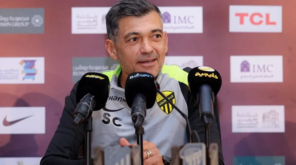 سيرجيو كونسيساو مدرب الاتحاد خلال المؤتمر الصحافي (موقع النادي)