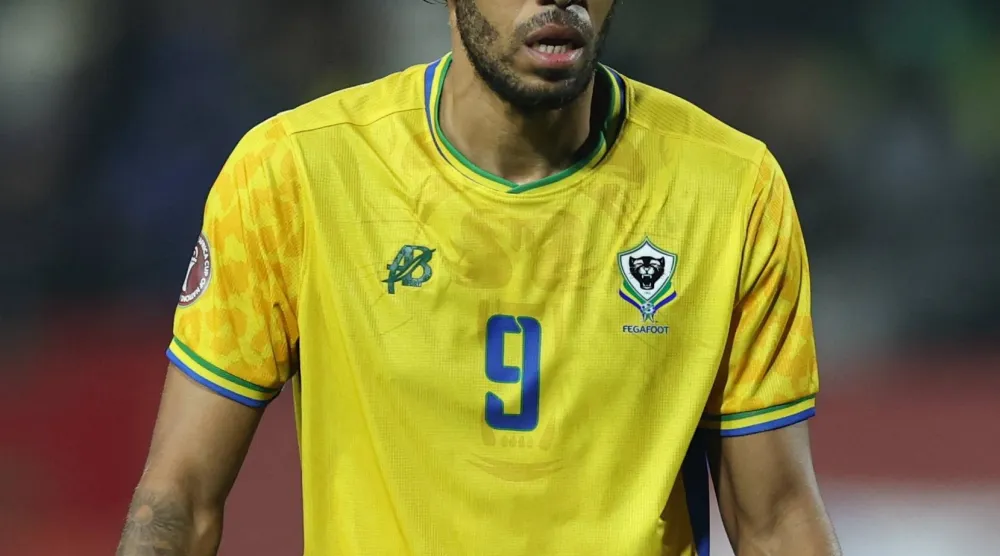 أوباميانغ خلال مشاركته مع الغابون في «كأس أفريقيا» (أ.ف.ب)