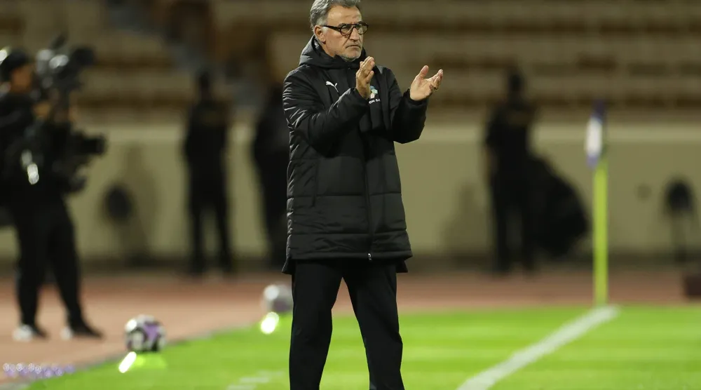 الفرنسي كريستوف غالتييه مدرب فريق نيوم (تصوير: عدنان مهدلي) 