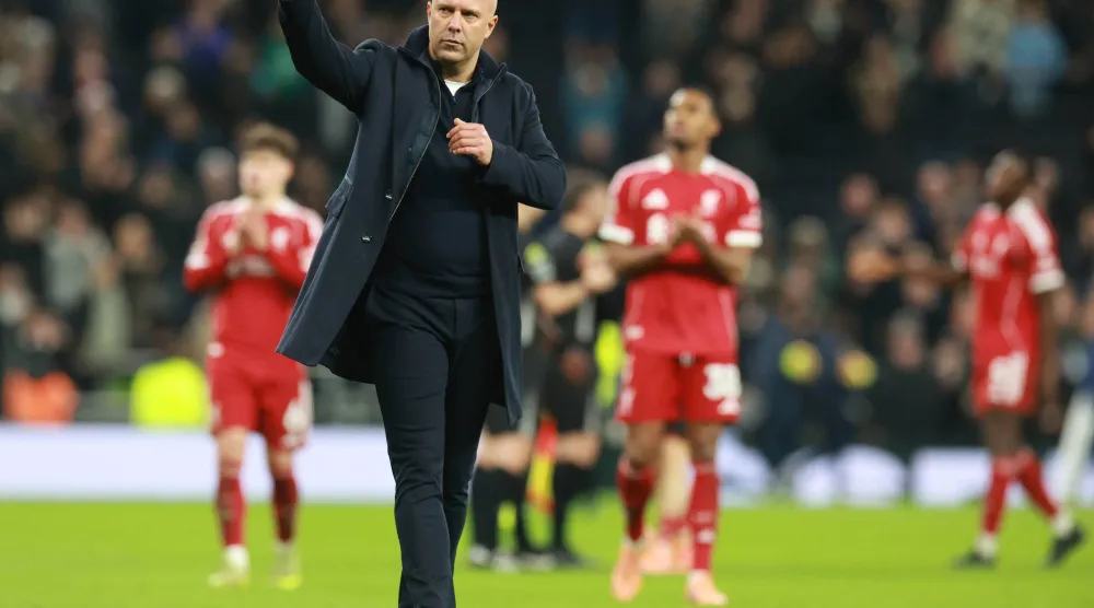 الهولندي أرني سلوت مدرب ليفربول (إ.ب.أ)