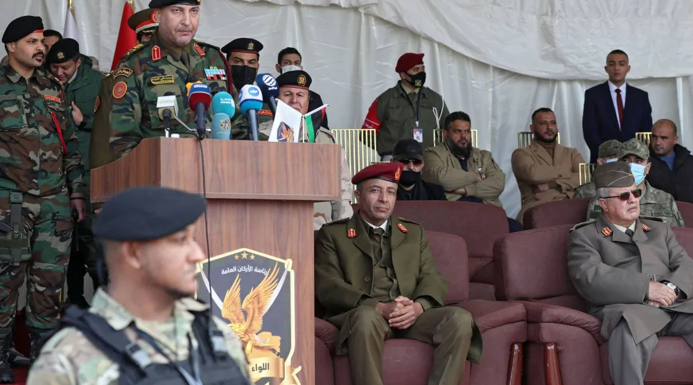 الحداد يتحدث إلى فوج جديد من الضباط خلال حفل تخرجهم في العاصمة طرابلس (أرشيفية - أ.ف.ب)