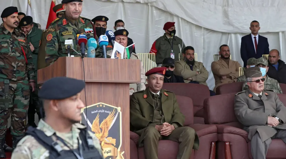 Haddad, başkent Trablus'ta düzenlenen mezuniyet töreninde yeni subay grubuna hitap ediyor (Arşiv - AFP)