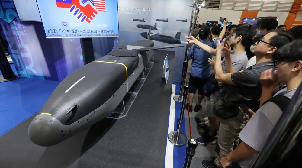 ABD-Tayvan ortaklığıyla üretilen düşük maliyetli Barracuda 500 seyir füzesi, Taipei'deki bir hava ve savunma fuarında sergilendi (AP)
