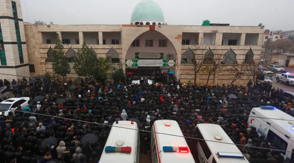 Humus cami saldırısının kurbanları için yas tutarken DEAŞ yeniden tehdit ediyor